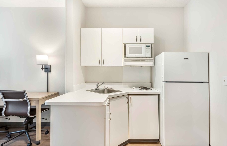 Building Photo - Furnished Studio-Long Island - Melville