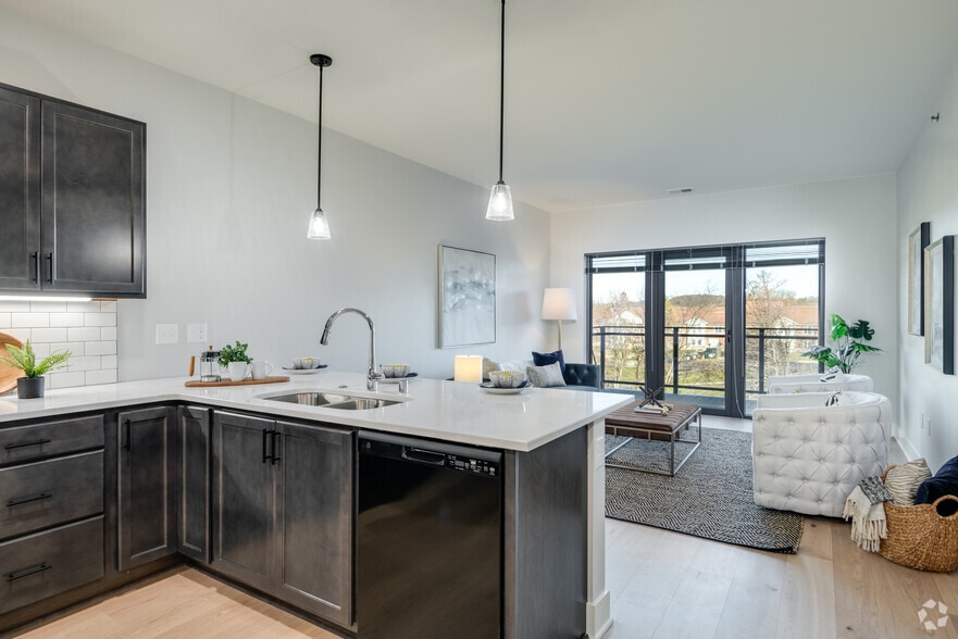 Primary Photo - SIX65 Brookfield Apartments