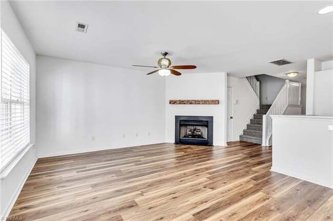 Building Photo - Townhouse / Stoney Creek