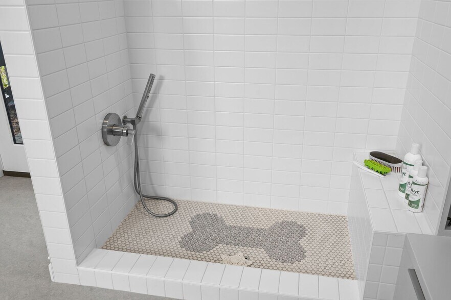 Building Photo - 2831 NW Cornell Rd