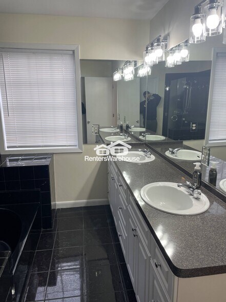 Building Photo - 11080 Kimball Crest Dr