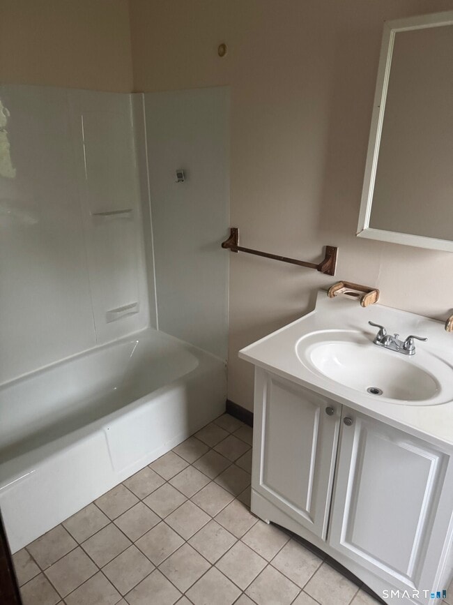 Building Photo - 33 Spaulding St