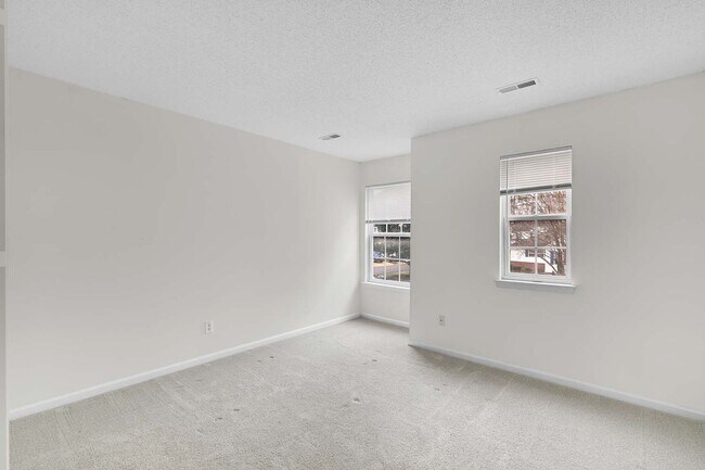 Building Photo - 308 Charleston Way