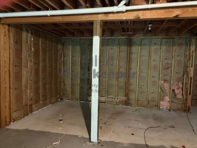 Building Photo - 3161 Glen Hollow Dr