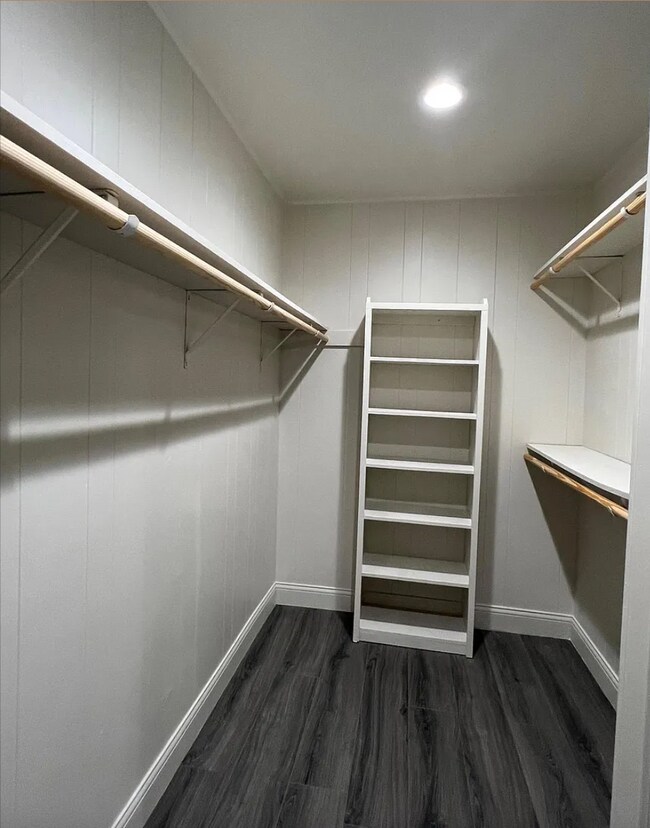 Building Photo - 2101 Brunson Ave