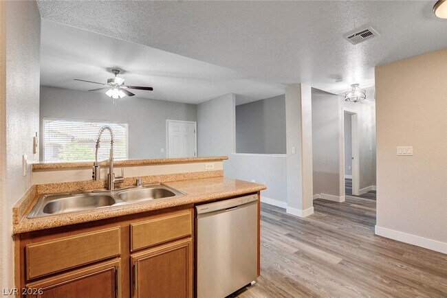 Building Photo - 7701 W Robindale Rd