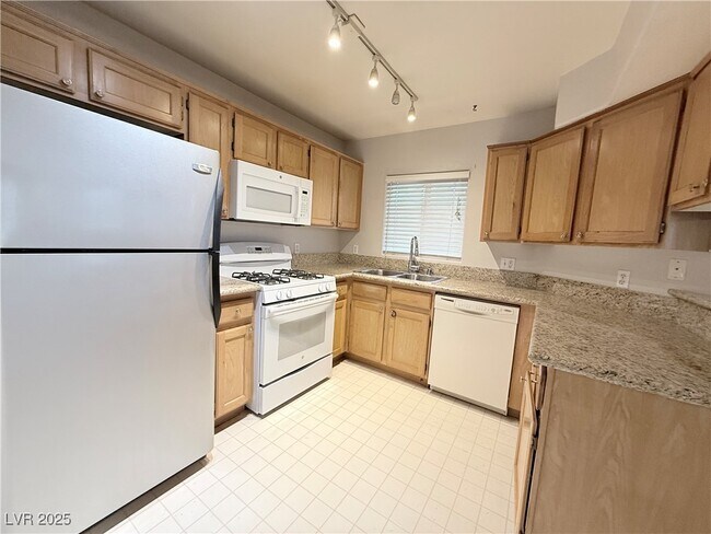 Building Photo - 4555 E Sahara Ave