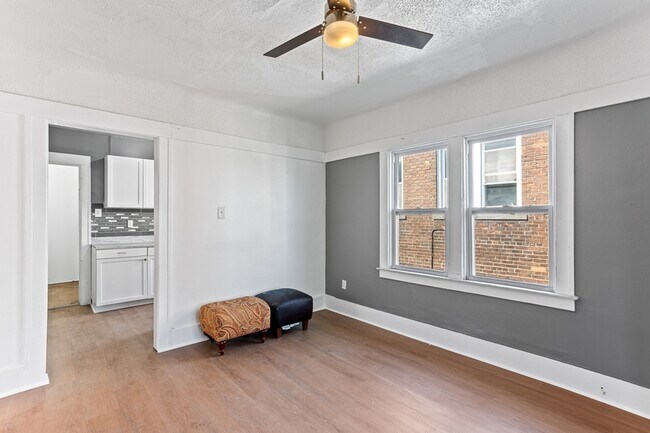 Building Photo - 2045 Clements St
