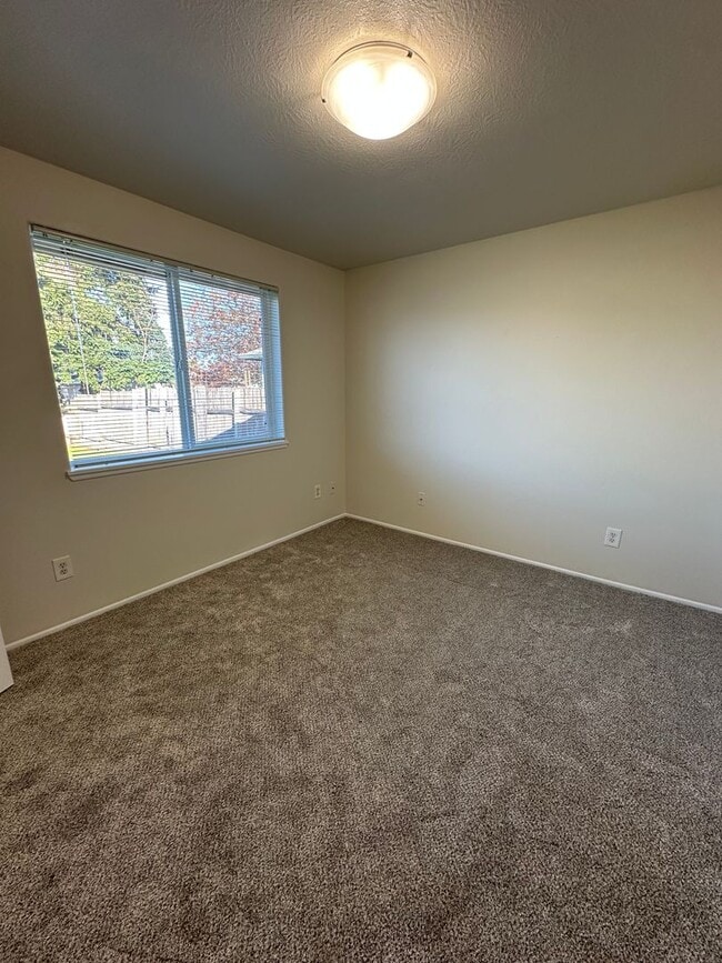 Building Photo - 1/2 Off 2nd Months' Rent