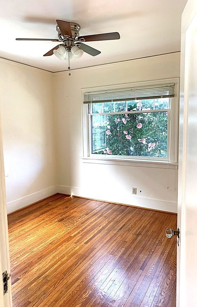 Building Photo - Eliot neighborhood House: 2 bedroom, large basement, hardwood floors, & laundry units