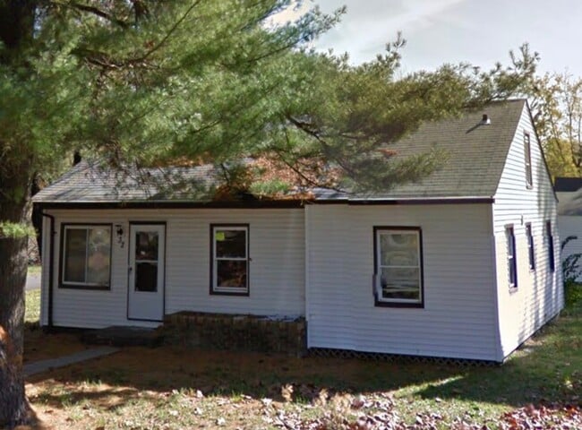 Front of House - 32 Barcelona Ave