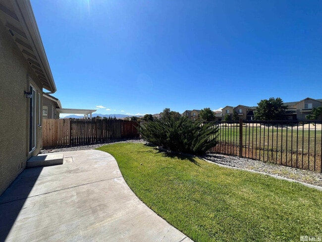 Building Photo - 5555 Sawgrass Ln