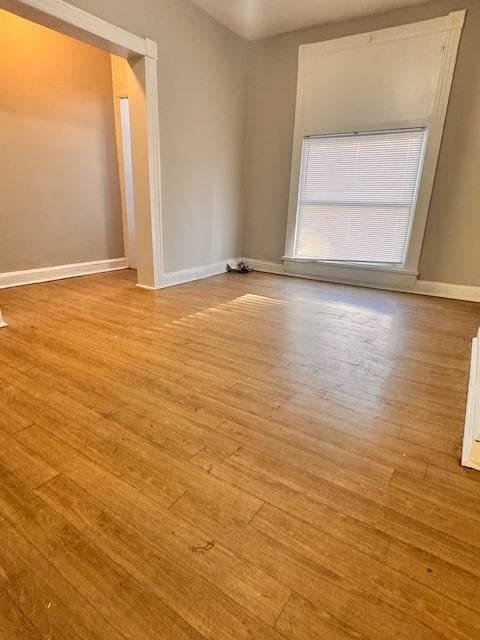 Building Photo - 228 N Kenwood Ave