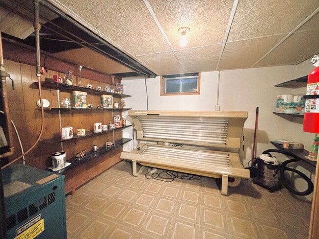 Building Photo - Rare, Must See Rambler in Cottage Grove