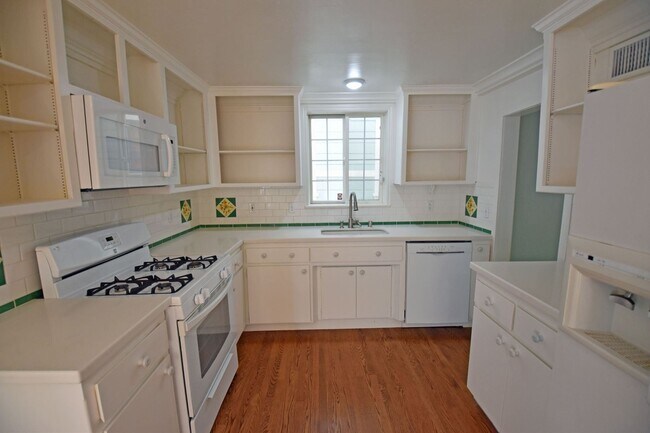 Building Photo - 3 br, 1.5 bath House - 2010 N Street