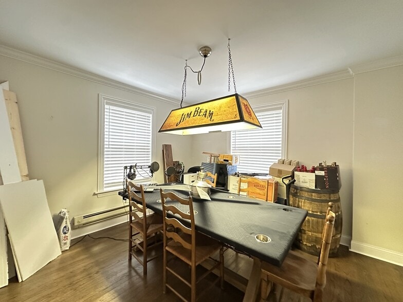 Building Photo - 912 Green Bay Rd