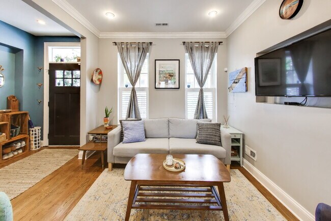 Building Photo - Charming 2bd/2.5ba LeDroit Park Home Available