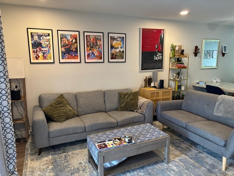 Living Area - 2912 Plaza Terrace Dr