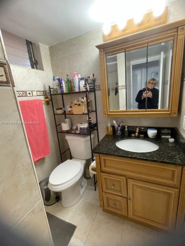 Building Photo - 2920 Point E Dr