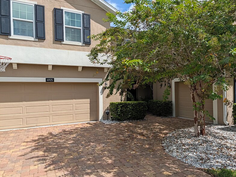 Building Photo - 4925 Blanche Ct
