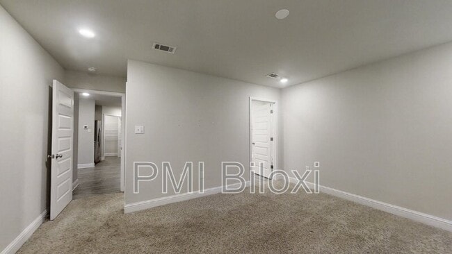 Building Photo - 6467 Eastland Cir