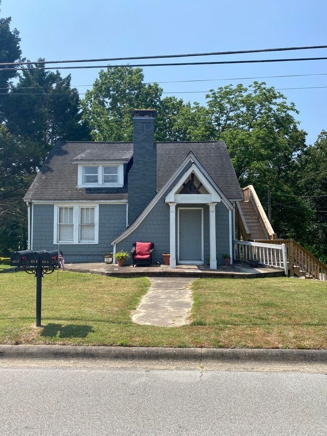 Primary Photo - 421 Piedmont Rd