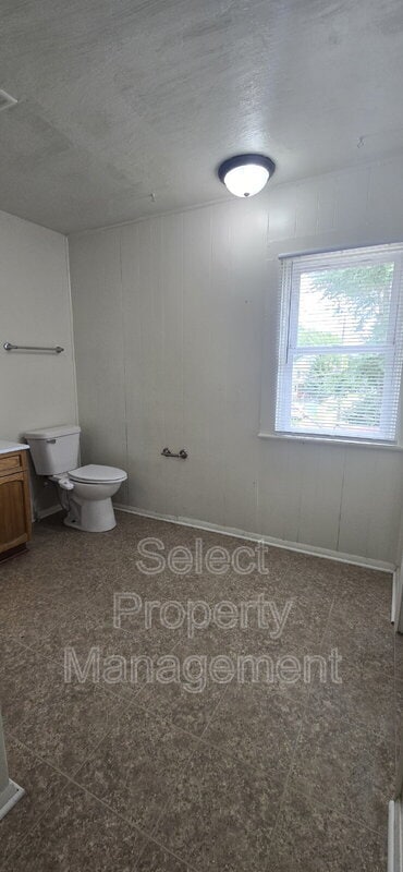 Building Photo - 1414 Oakland St