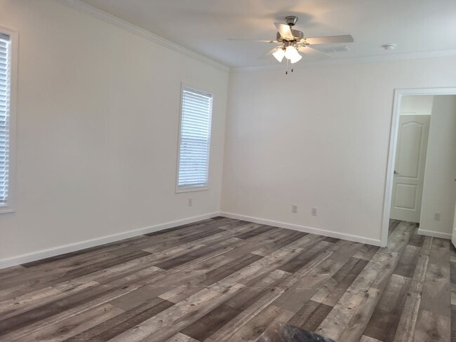Building Photo - 5603 Eugene Dr