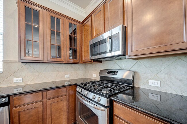 Building Photo - 3302 Clearview Cir