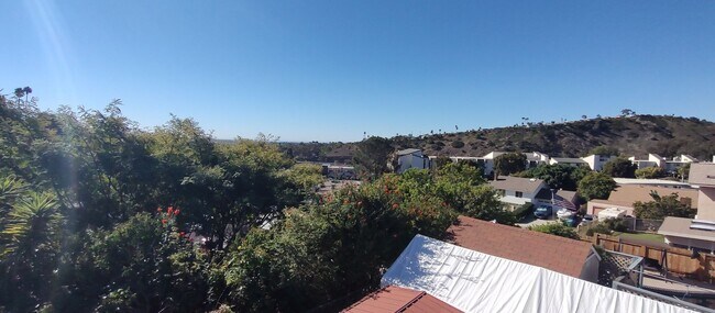 Building Photo - Upgraded Two Story Home - Bay Ho - View Lot - Central AC