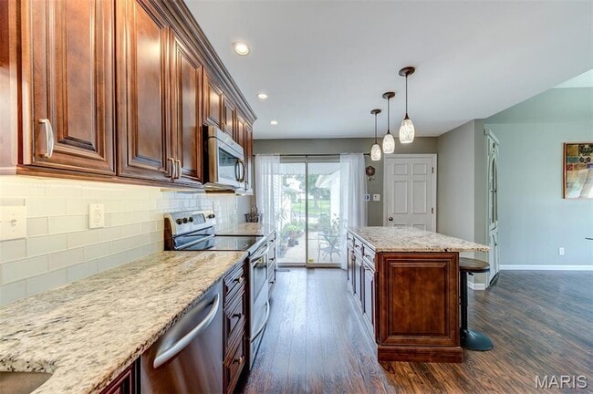 Building Photo - 14991 Broadmont Dr