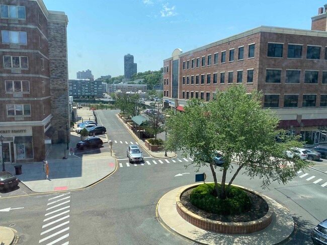 Building Photo - 2207 City Pl