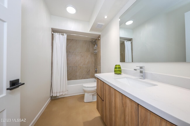 Building Photo - 2791 W Casas Cir