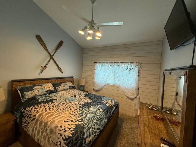 Building Photo - Condo at the Beach - Surfside III HOA