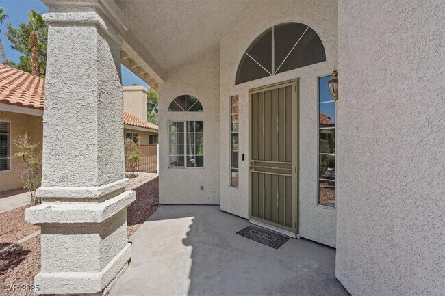 Building Photo - 1817 Tropical Breeze Dr