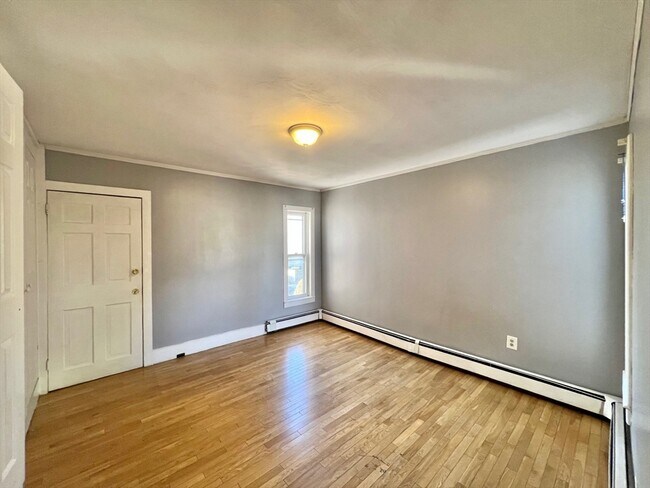 Building Photo - 18 Garland Ave