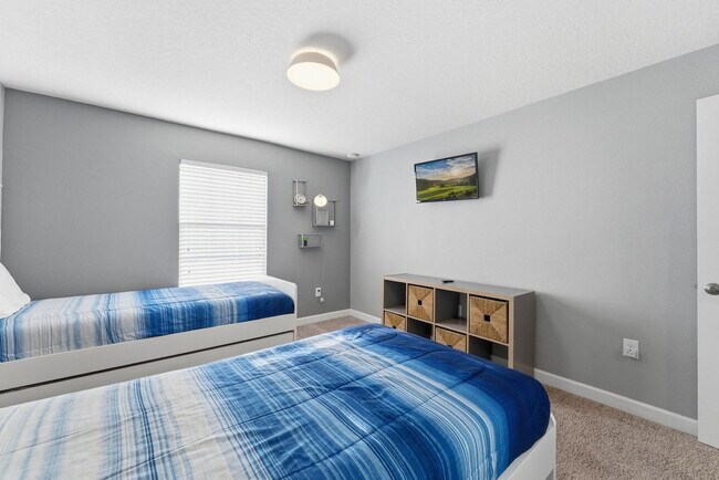 Building Photo - 8924 Stinger Dr