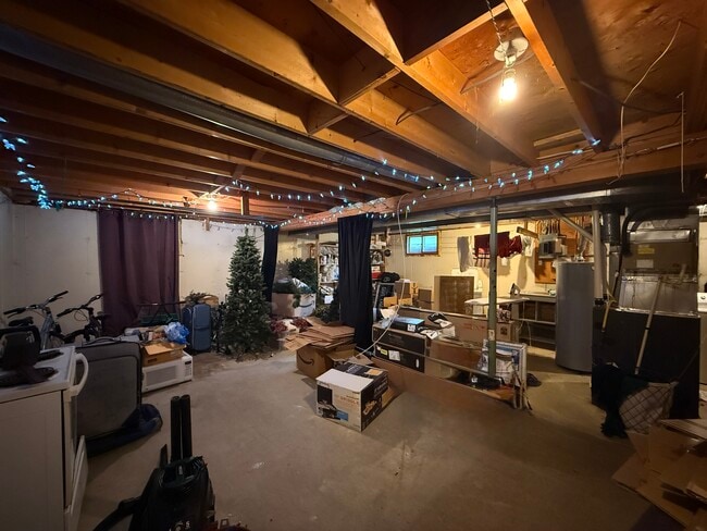 Building Photo - 3148 Benham Ave