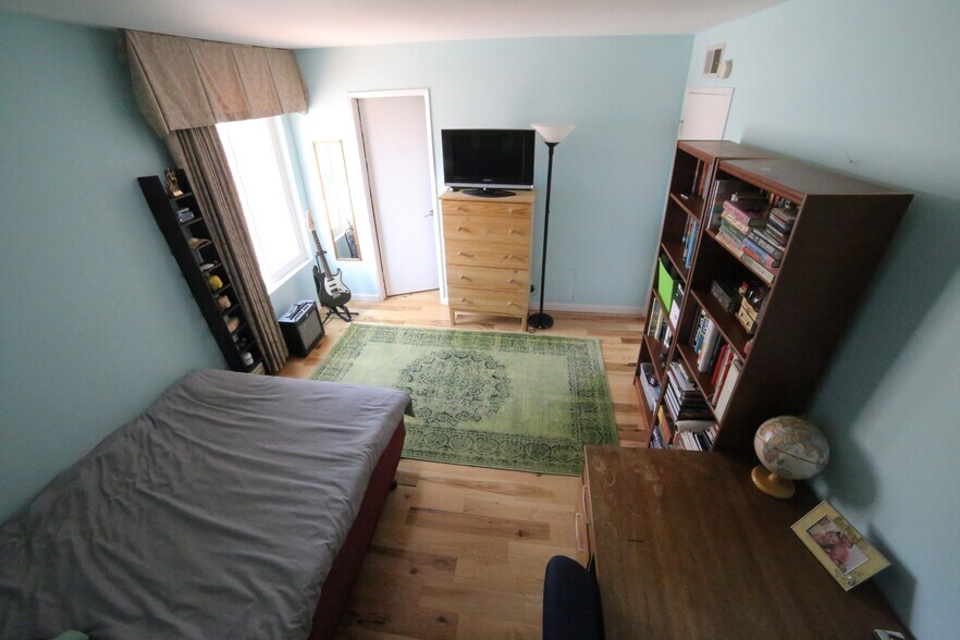 Second Bedroom - 3512 Del Amo Blvd