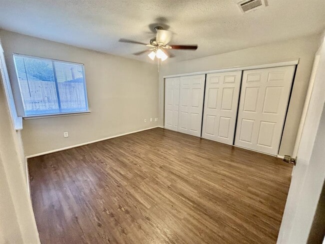 Building Photo - 9219 Goodmeadow Dr