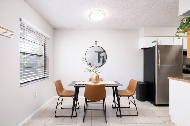 Building Photo - 3331 NW 21st Dr