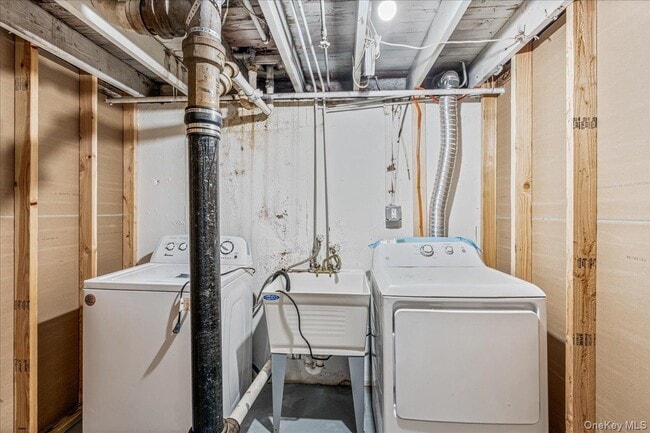 Building Photo - 19 Dakota St