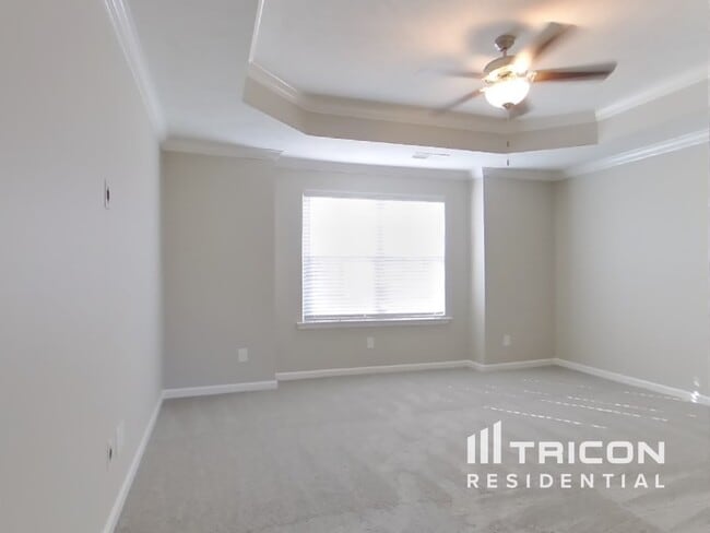 Building Photo - 913 Latting Dr