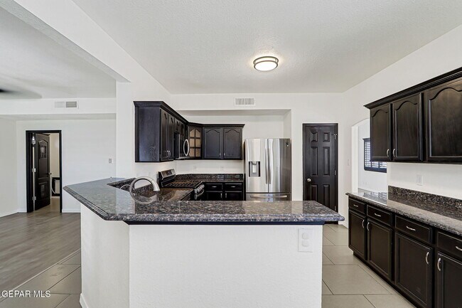 Building Photo - 13913 Golden Mesa Ct