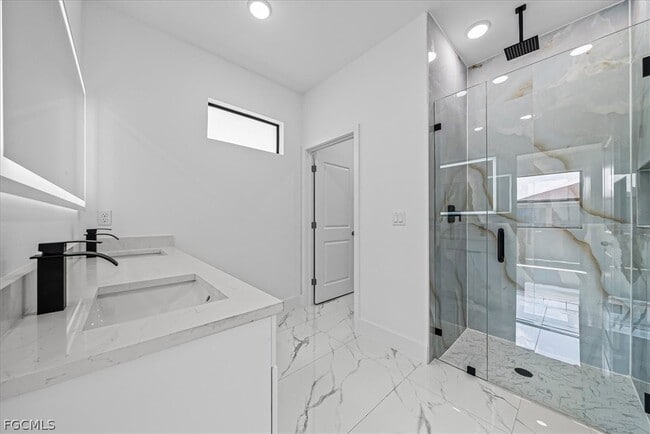 Building Photo - 3813 25th St SW