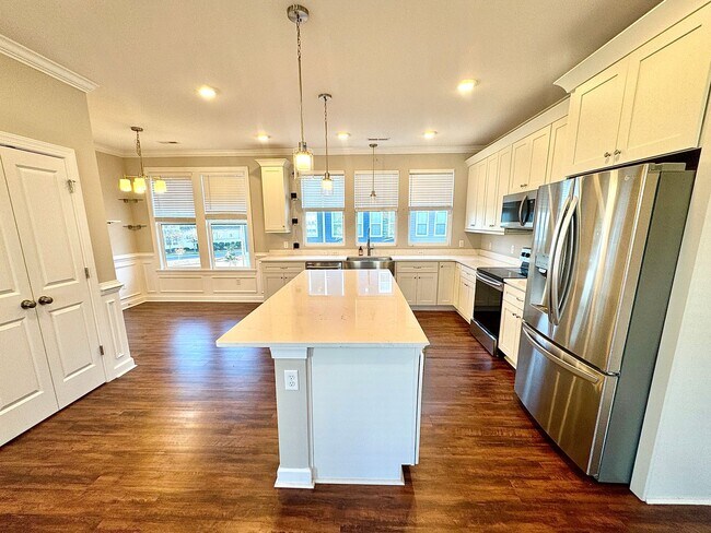 Building Photo - Experience Modern Coastal Living!