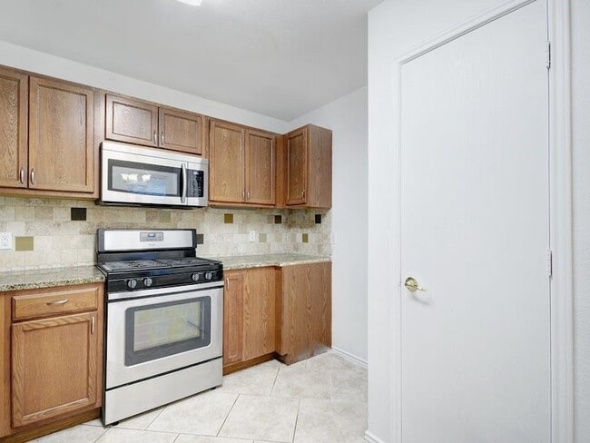 Building Photo - 13600 Briarcreek Loop