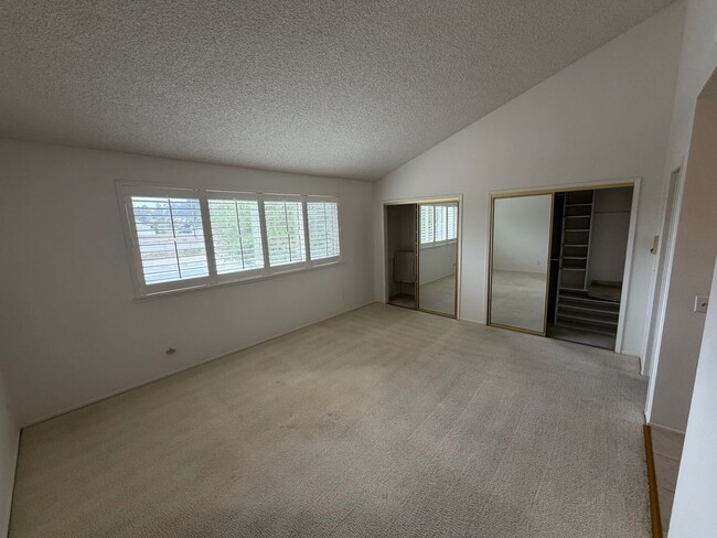 Building Photo - 4569 Foxenwood Ln