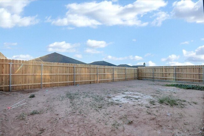 Building Photo - Pre-leasing for July