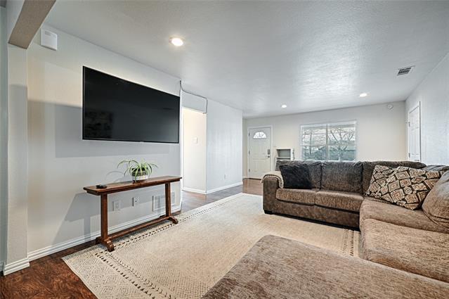 Building Photo - 2504 Burnett Dr